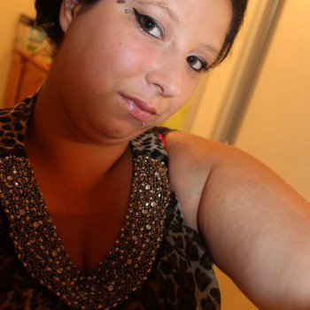 Paule - Cougar sexe à Le Lignon Profil de Paule, 26 ans, Cougar sexe à Le Lignon (Genève)